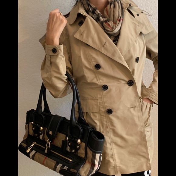 Burberry  Authentic New  Raincoat - Picture 2 of 15